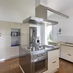 Fenice Swimming Pool, Big Garden & Gym Villa *
