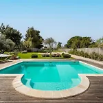 Fenice Swimming Pool, Big Garden & Gym Villa *