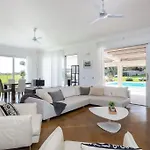 [villa Fenice] Swimming Pool, Big Garden&gym Nurachi