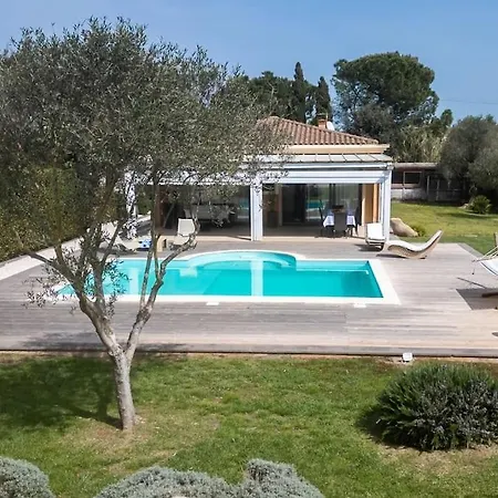 Fenice Swimming Pool, Big Garden & Gym Villa *
